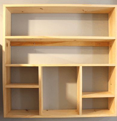 Easy DIY Wooden Shelf